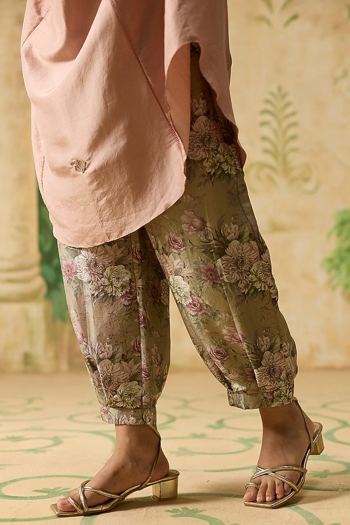 Pink Silk Beads Embroidered Kaftan Set by Khyati Rughani at Pernia's Pop Up Shop