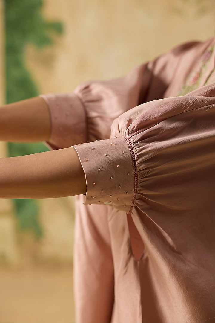 Pink Silk Beads Embroidered Kaftan Set by Khyati Rughani at Pernia's Pop Up Shop