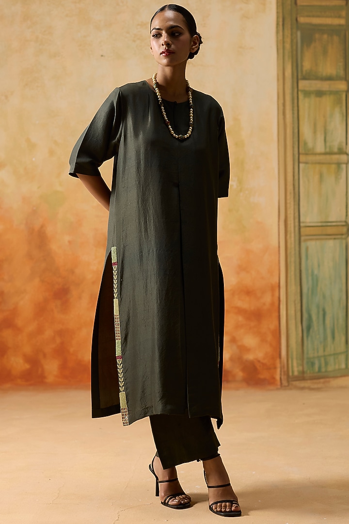 Charcoal Grey Silk Beads Embroidered Straight Kurta Set by Khyati Rughani at Pernia's Pop Up Shop