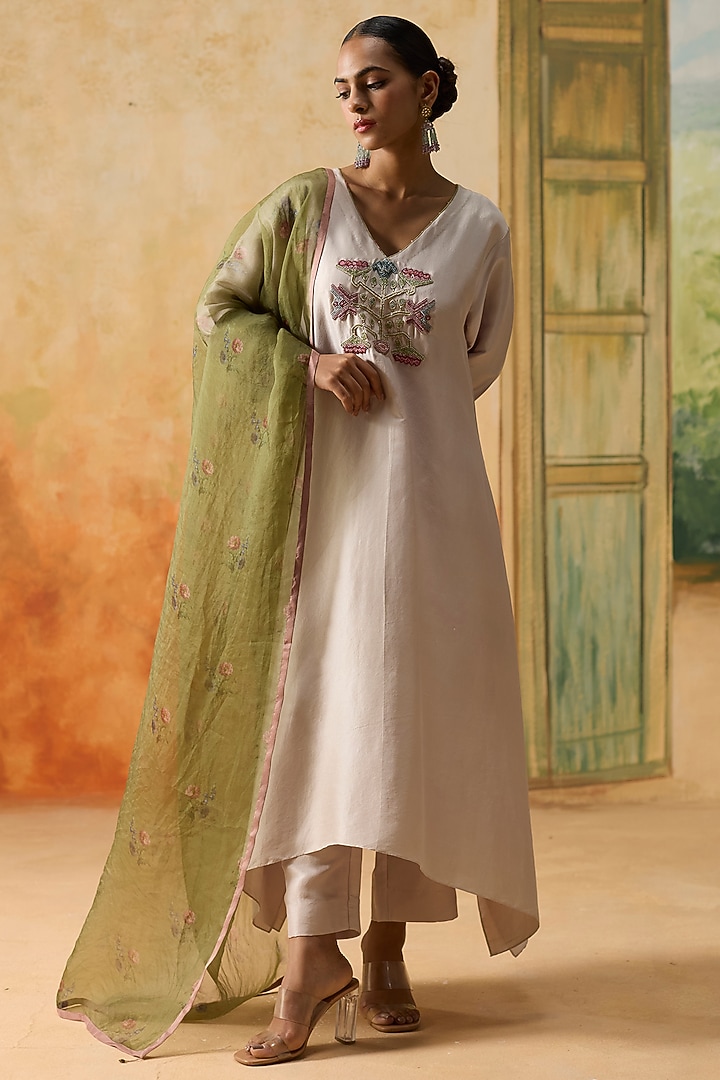 Light Grey Silk Floral Embroidered High-Low Kurta Set by Khyati Rughani at Pernia's Pop Up Shop