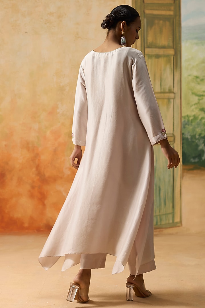 Light Grey Silk Floral Embroidered High-Low Kurta Set by Khyati Rughani at Pernia's Pop Up Shop