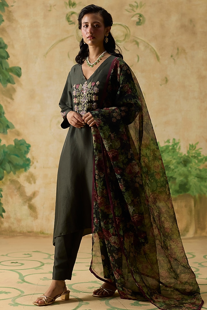 Charcoal Grey Silk Floral Embroidered High-Low Kurta Set by Khyati Rughani at Pernia's Pop Up Shop