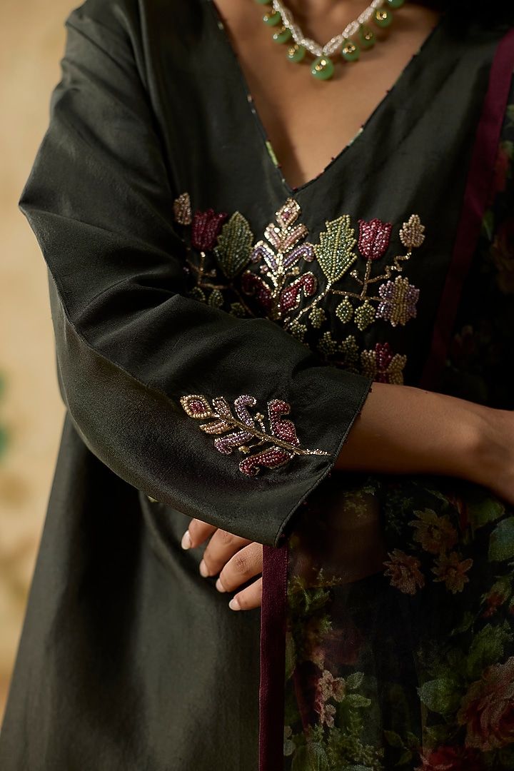 Charcoal Grey Silk Floral Embroidered High-Low Kurta Set by Khyati Rughani at Pernia's Pop Up Shop