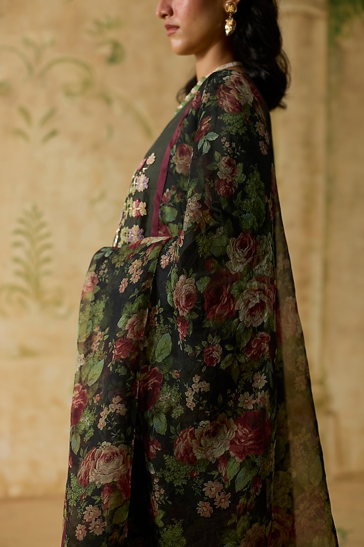 Charcoal Grey Silk Floral Embroidered High-Low Kurta Set by Khyati Rughani at Pernia's Pop Up Shop
