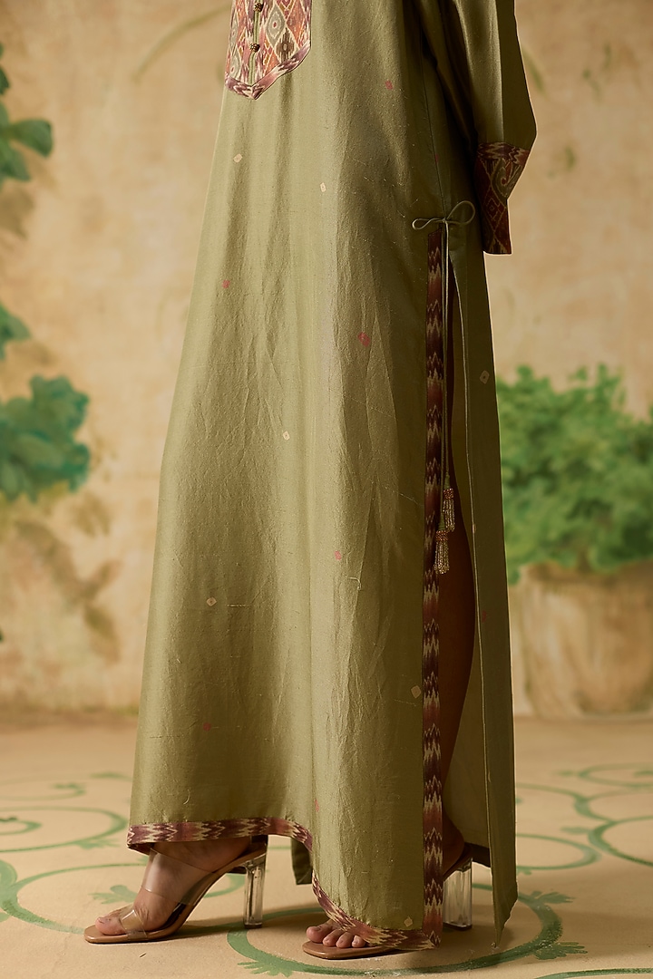Green Silk Bandhani Printed Straight Kaftan by Khyati Rughani at Pernia's Pop Up Shop