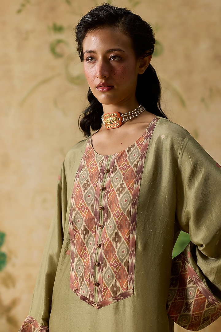 Green Silk Bandhani Printed Straight Kaftan by Khyati Rughani at Pernia's Pop Up Shop