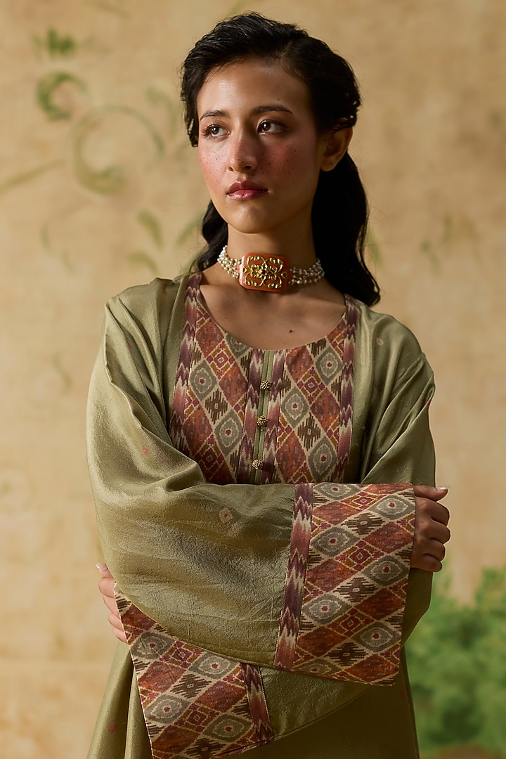 Green Silk Bandhani Printed Straight Kaftan by Khyati Rughani at Pernia's Pop Up Shop