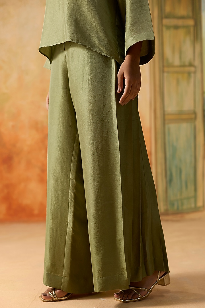 Green Silk Ikkat Co-Ord Set by Khyati Rughani at Pernia's Pop Up Shop