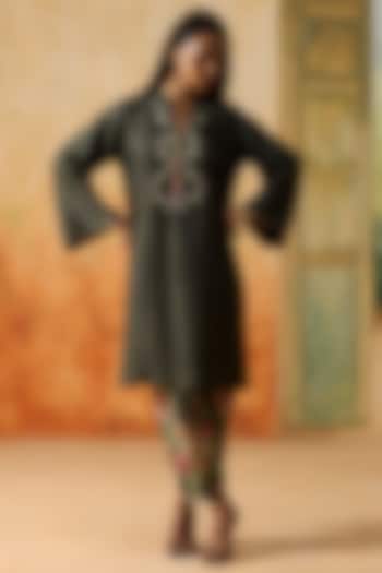 Charcoal Grey Silk Floral Kurta Set by Khyati Rughani at Pernia's Pop Up Shop