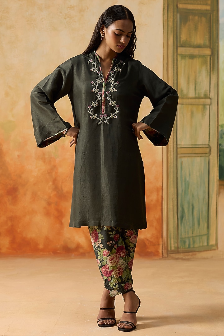 Charcoal Grey Silk Floral Kurta Set by Khyati Rughani at Pernia's Pop Up Shop