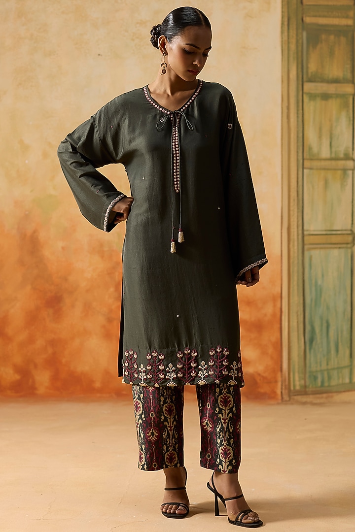 Charcoal Grey Silk Beads Embroidered Kurta Set by Khyati Rughani at Pernia's Pop Up Shop