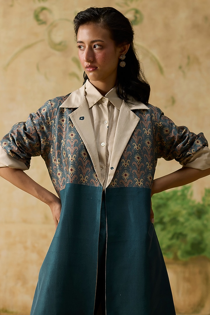 Teal & Beige Silk Bandhani Reversible Jacket Set by Khyati Rughani at Pernia's Pop Up Shop