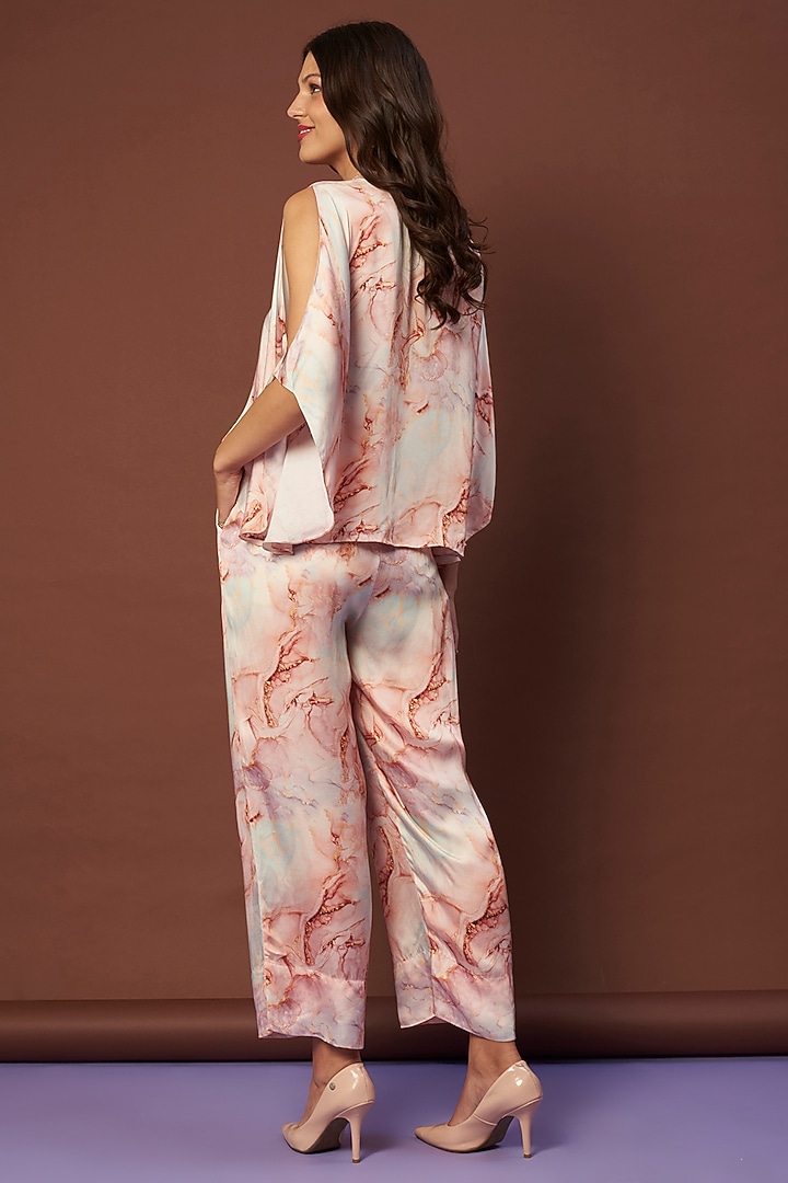 Peach Co-Ord Set With Print by Khushbu Rathod at Pernia's Pop Up Shop