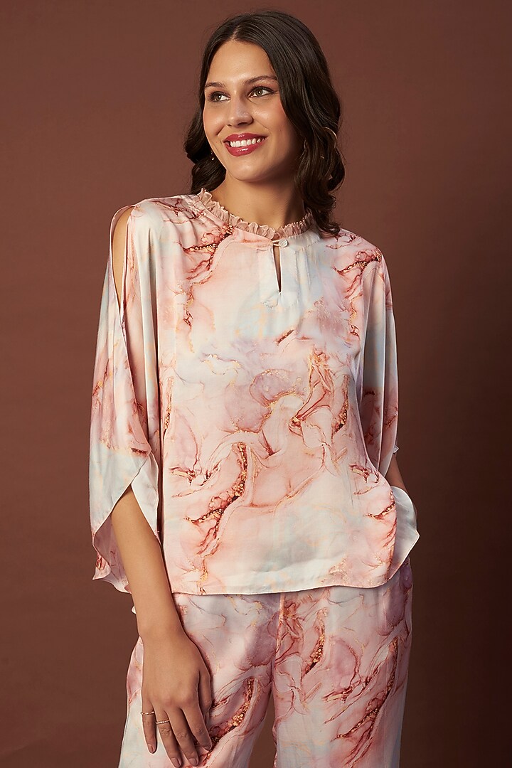 Peach Co-Ord Set With Print by Khushbu Rathod at Pernia's Pop Up Shop