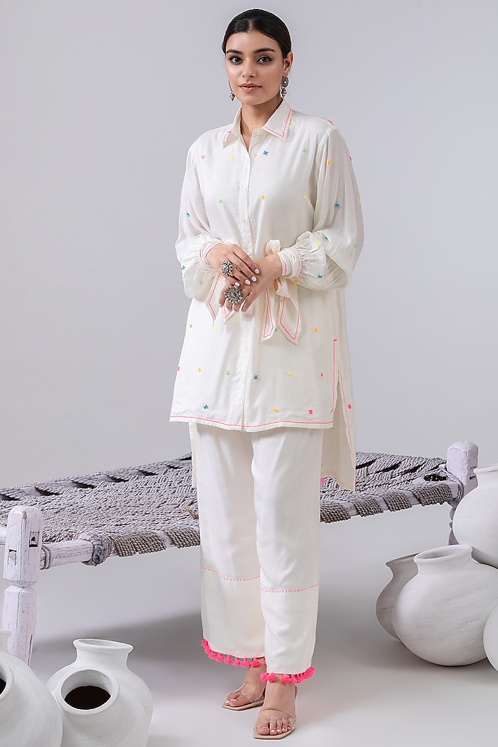 Ivory Embroidered High-Low Kurta Set by Kacha Tanka at Pernia's Pop Up Shop