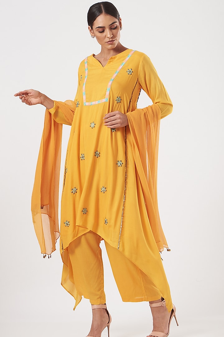 Yellow Aari Embroidered Kaftan Kurta Set Design by Kacha Tanka at ...