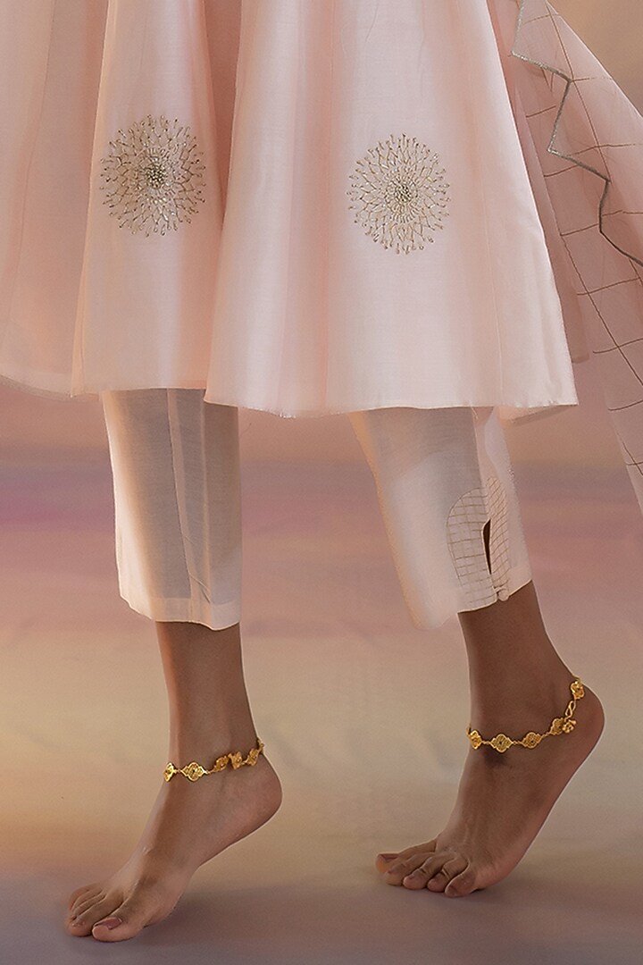 Soft Pink Chanderi Hand Embroidered Kalidar Kurta Set by Kacha Tanka at Pernia's Pop Up Shop