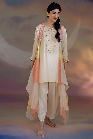 Off-White Modal Hand Embroidered Kurta Set by Kacha Tanka