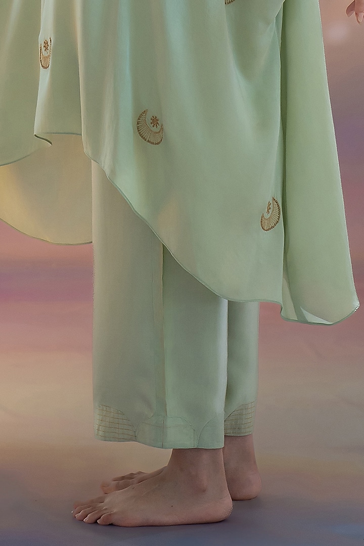 Pista Green Modal Hand Embroidered Textured Kaftan Set by Kacha Tanka at Pernia's Pop Up Shop