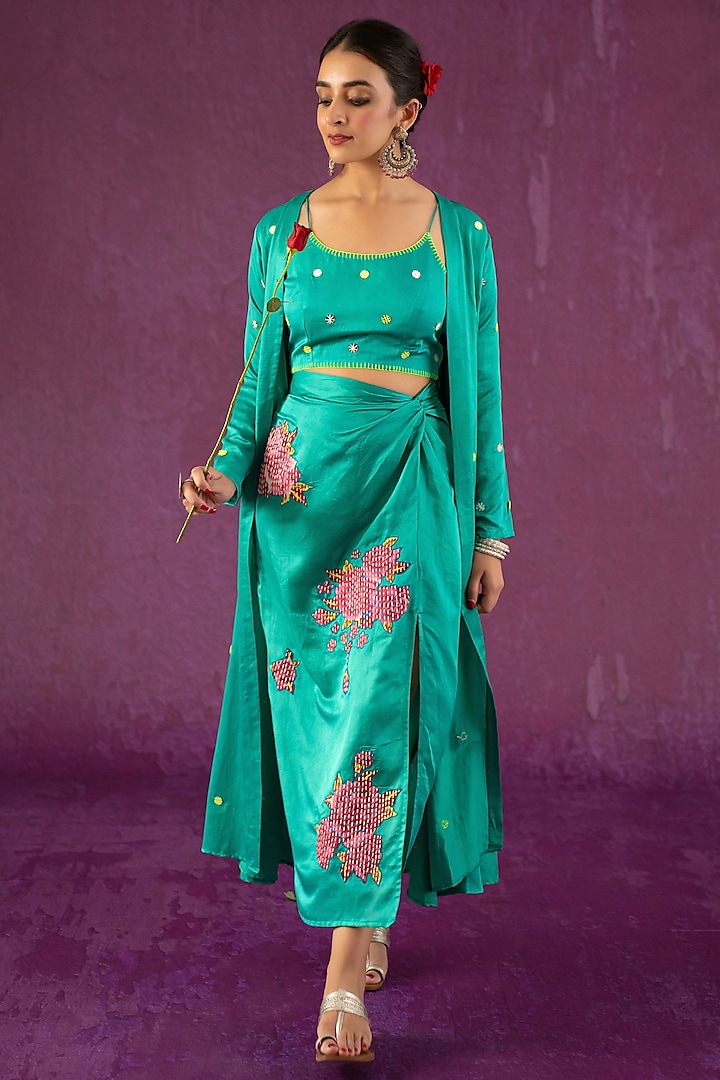 Green Embroidered Skirt Set by Kacha Tanka at Pernia's Pop Up Shop