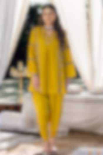 Yellow Pure Silk Sequins Hand Embroidered Kurta Set by Kacha Tanka