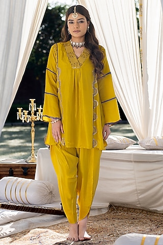 Yellow Pure Silk Sequins Hand Embroidered Kurta Set by Kacha Tanka