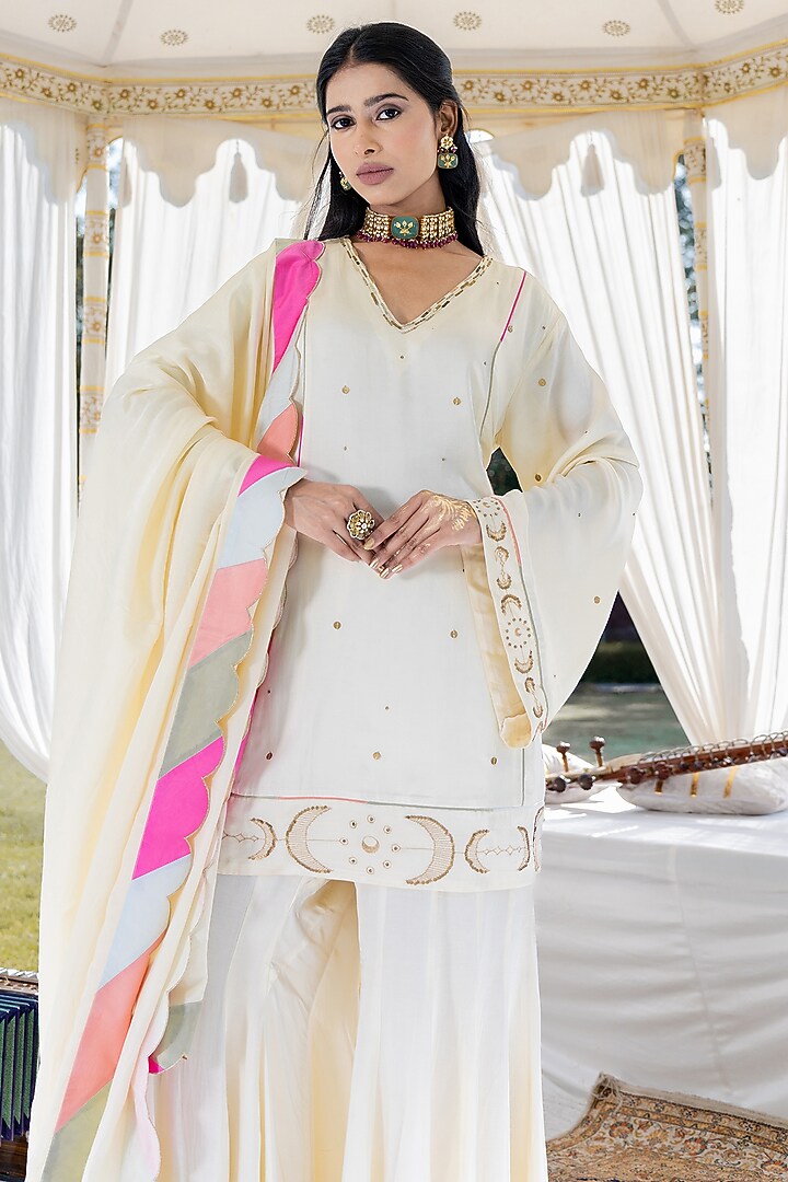White Cotton Modal Aari Hand Embroidered Jacket Set by Kacha Tanka at Pernia's Pop Up Shop