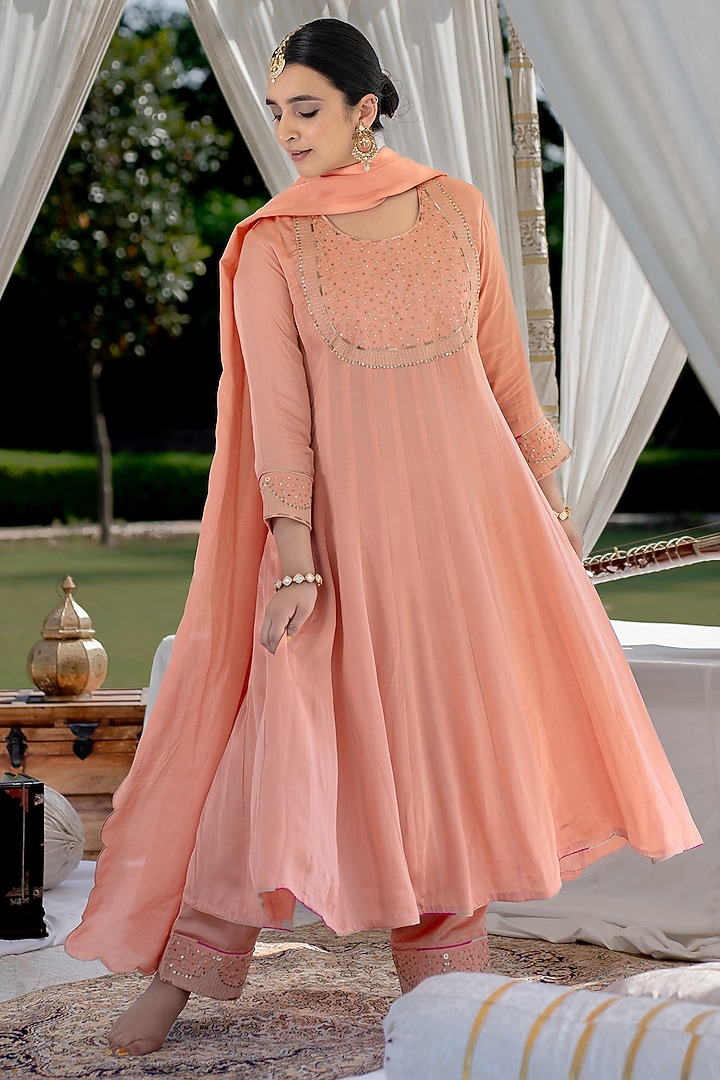 Peach Cotton Modal Aari Hand Embroidered Kalidar Kurta Set by Kacha Tanka at Pernia's Pop Up Shop