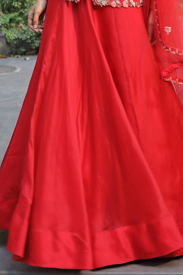 Red Antique Embroidered Jacket Set by Khushboo Bagri at Pernia's Pop Up Shop