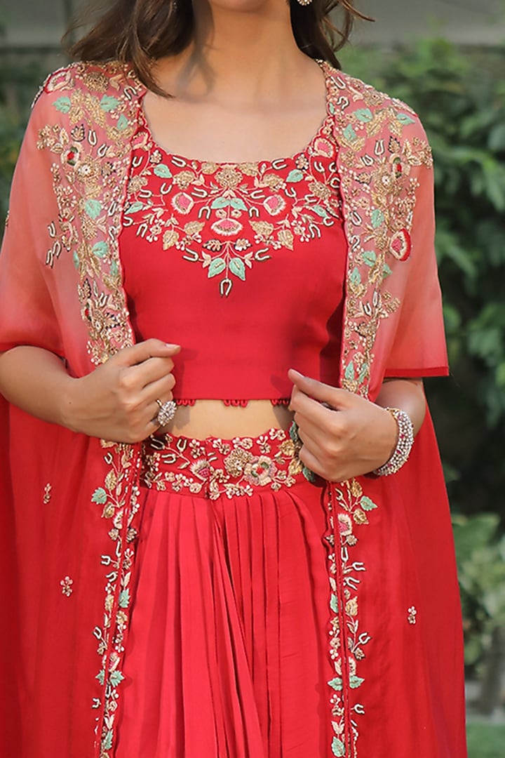 Red Shaded Embroidered Cape Set by Khushboo Bagri at Pernia's Pop Up Shop