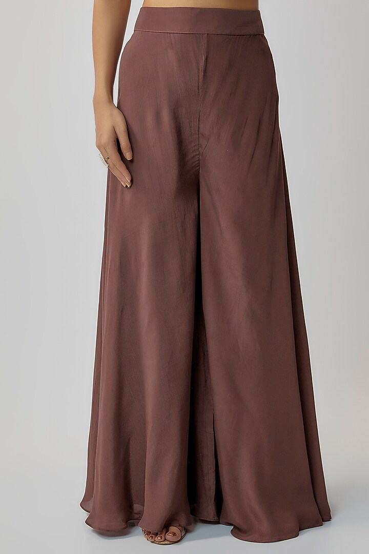 Maroon Silk Organza & Crepe Kurta Set by Khushboo Bagri at Pernia's Pop Up Shop