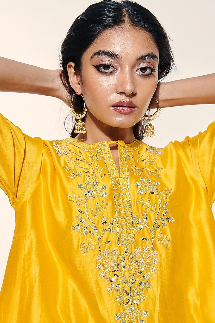 Yellow Embroidered Choga Kurta Set by Kushni at Pernia's Pop Up Shop