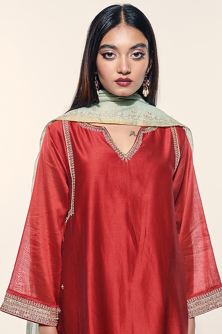 Maroon Hand Embroidered Choga Kurta Set by Kushni at Pernia's Pop Up Shop