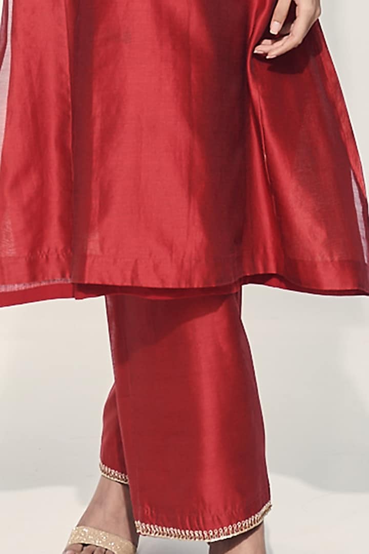 Maroon Hand Embroidered Choga Kurta Set by Kushni at Pernia's Pop Up Shop
