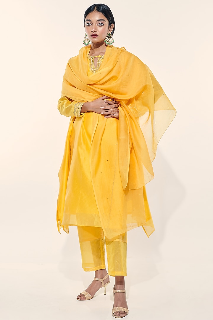 Yellow Choga Kurta Set With Embroidery by Kushni