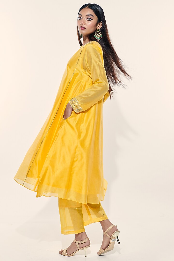 Yellow Choga Kurta Set With Embroidery by Kushni at Pernia's Pop Up Shop