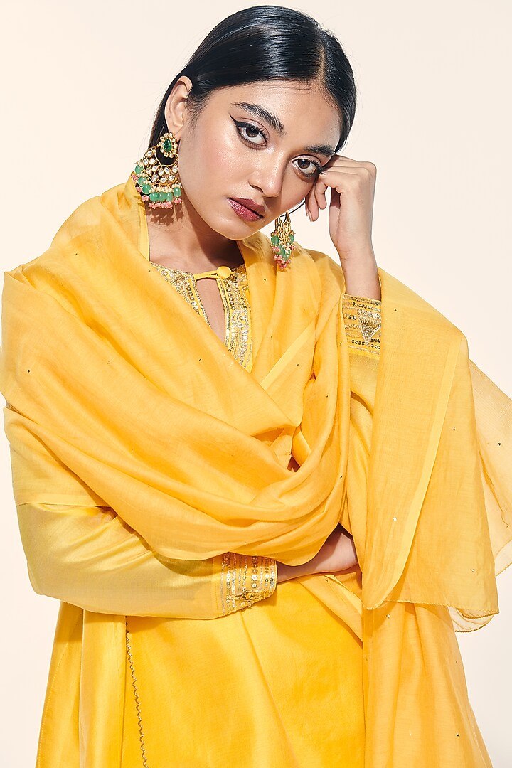 Yellow Choga Kurta Set With Embroidery by Kushni at Pernia's Pop Up Shop