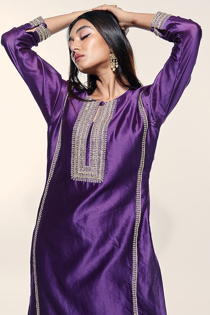 Aubergine Hand Embroidered Kurta Set by Kushni at Pernia's Pop Up Shop