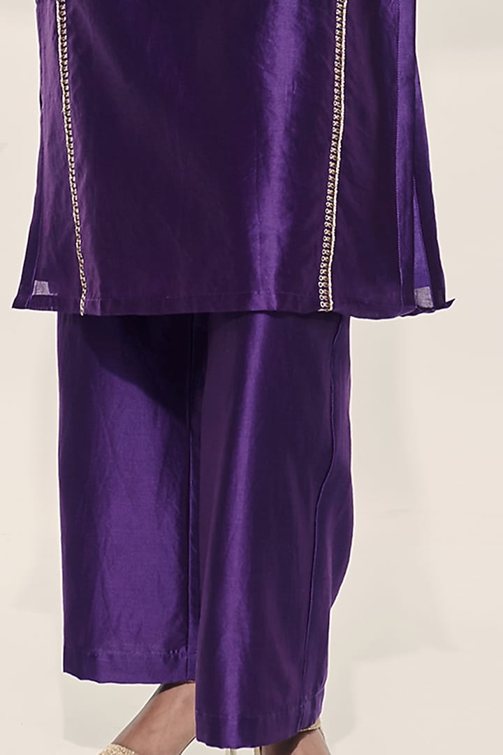 Aubergine Hand Embroidered Kurta Set by Kushni at Pernia's Pop Up Shop