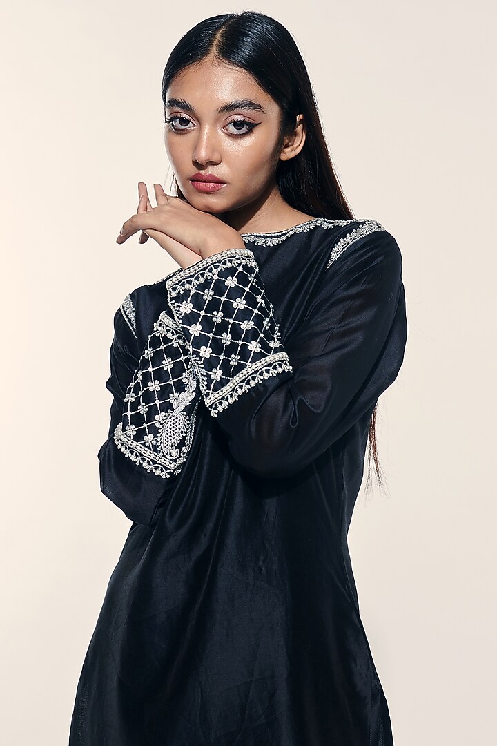 Black Hand Embroidered Kurta Set by Kushni at Pernia's Pop Up Shop