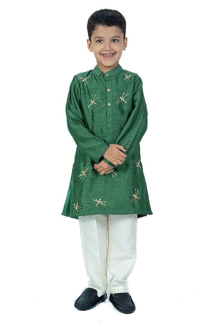 Green Textured Linen Kurta Set For Boys by Label Kiaa at Pernia's Pop Up Shop