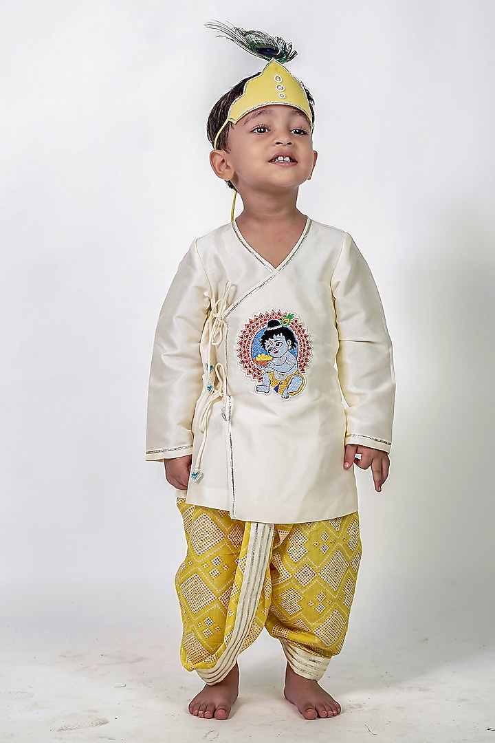 Off-White Cotton Silk Kurta Set For Boys by Label Kiaa at Pernia's Pop Up Shop