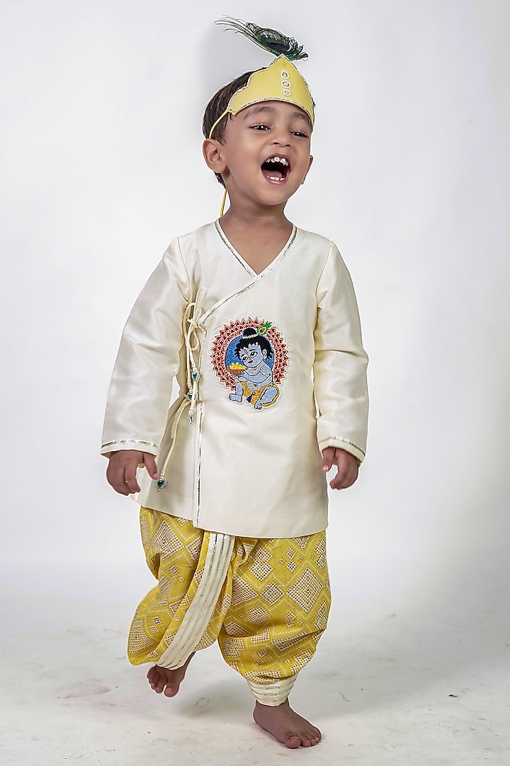 Off-White Cotton Silk Kurta Set For Boys by Label Kiaa at Pernia's Pop Up Shop