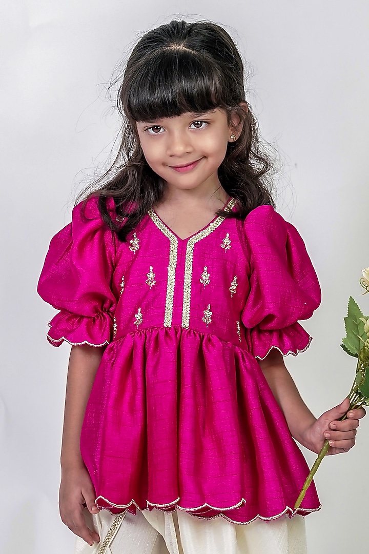 Rani Pink Linen Textured Hand Embroidery Kurta Set For Girls by Label Kiaa at Pernia's Pop Up Shop