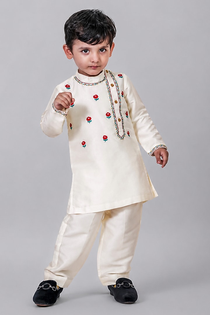 White Cotton Silk Floral Embroidered Kurta Set For Boys by Label Kiaa at Pernia's Pop Up Shop