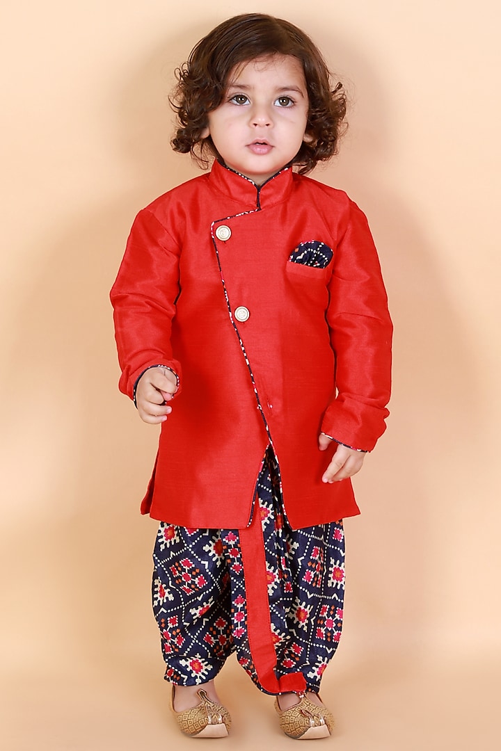 Red Printed Sherwani Set For Boys by KID1