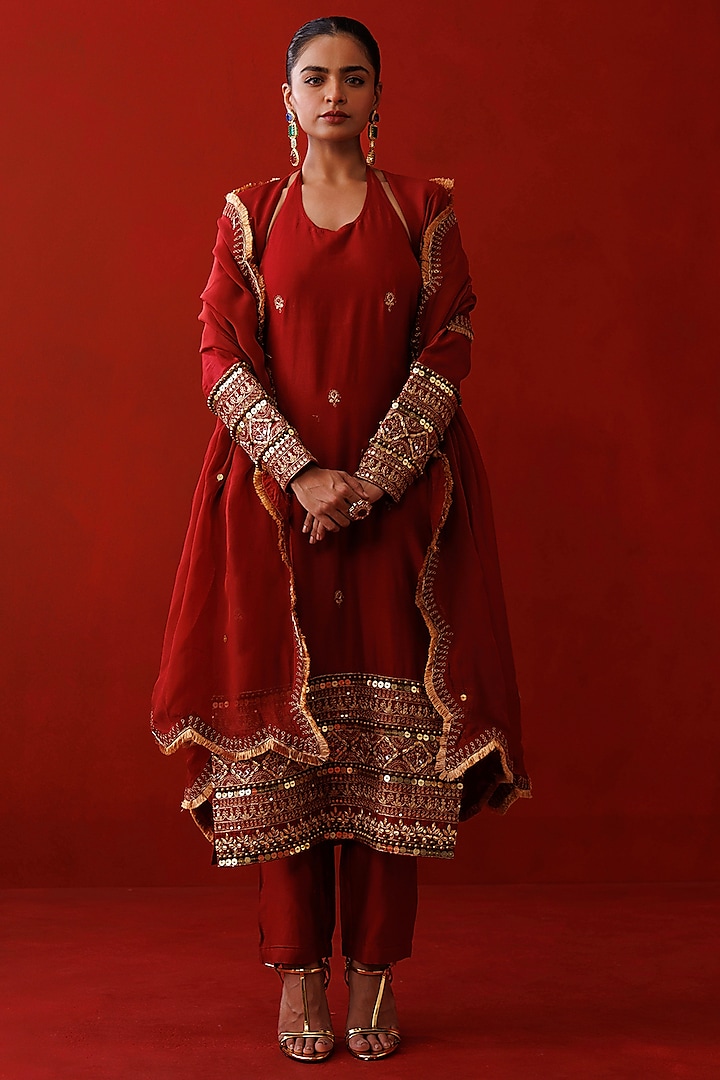 Rustic Red Chanderi & Organza Hand Embroidered Kurta Set by Kisakshi Jaipur at Pernia's Pop Up Shop