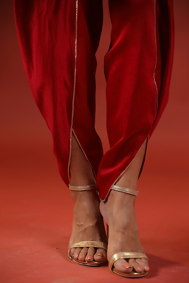 Rustic Red Chanderi & Net Thread Embroidered Kurta Set by Kisakshi Jaipur at Pernia's Pop Up Shop
