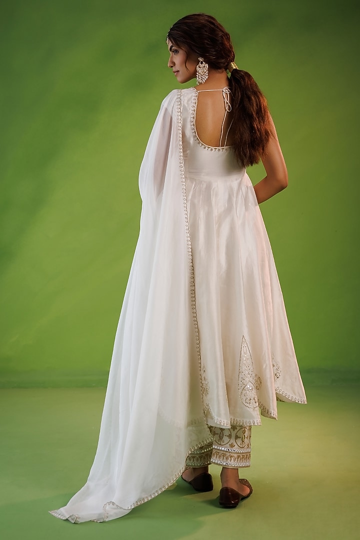 Ivory Chanderi Zari Embroidered Party Wear Anarkali Set by Kisakshi Jaipur at Pernia's Pop Up Shop