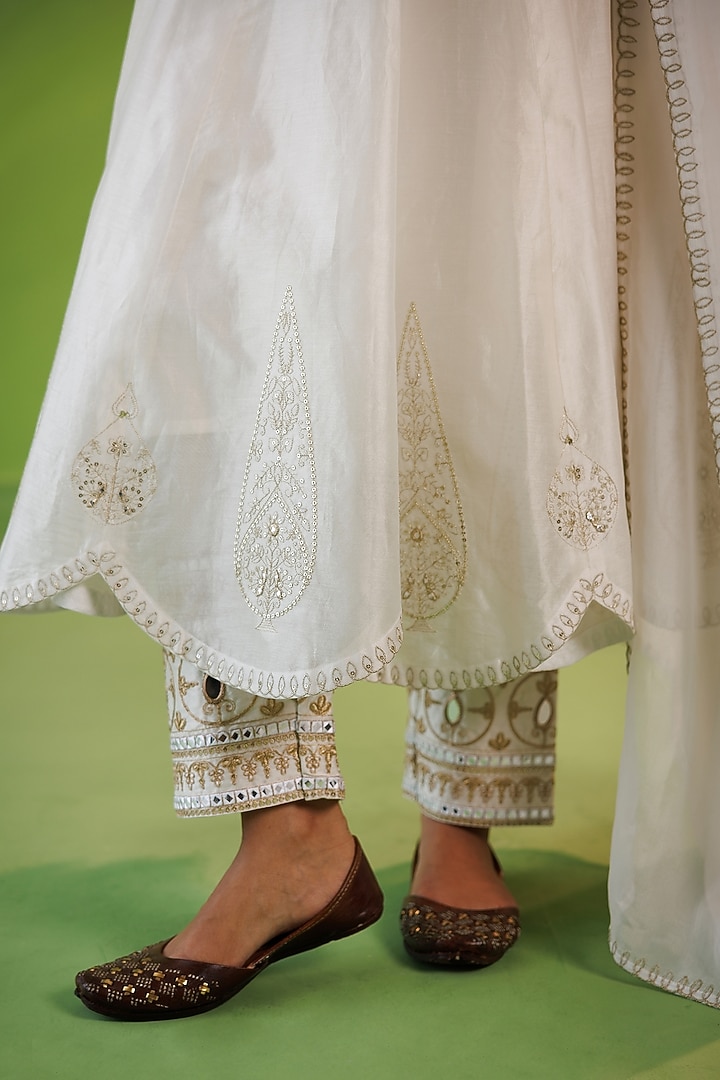 Ivory Chanderi Zari Embroidered Party Wear Anarkali Set by Kisakshi Jaipur at Pernia's Pop Up Shop